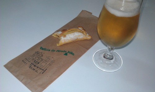 Delicia_do_Abade_Joao_com_cerveja